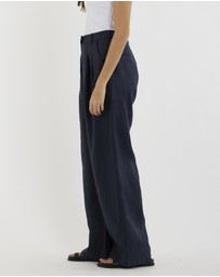 Amelius - Mia Pant