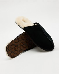 UGG - Classic Scuff Slippers - Men's