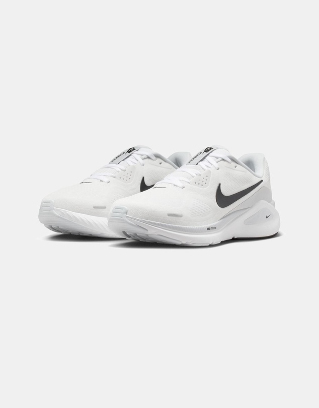 Nike - Structure 26 - Women's