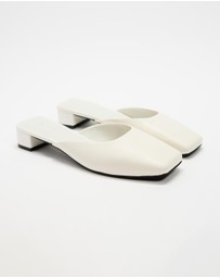 Atmos&Here - Willow Square Toe Leather Mules