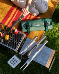 Joseph Joseph - GrillOut™ BBQ Fork with Retractable Head