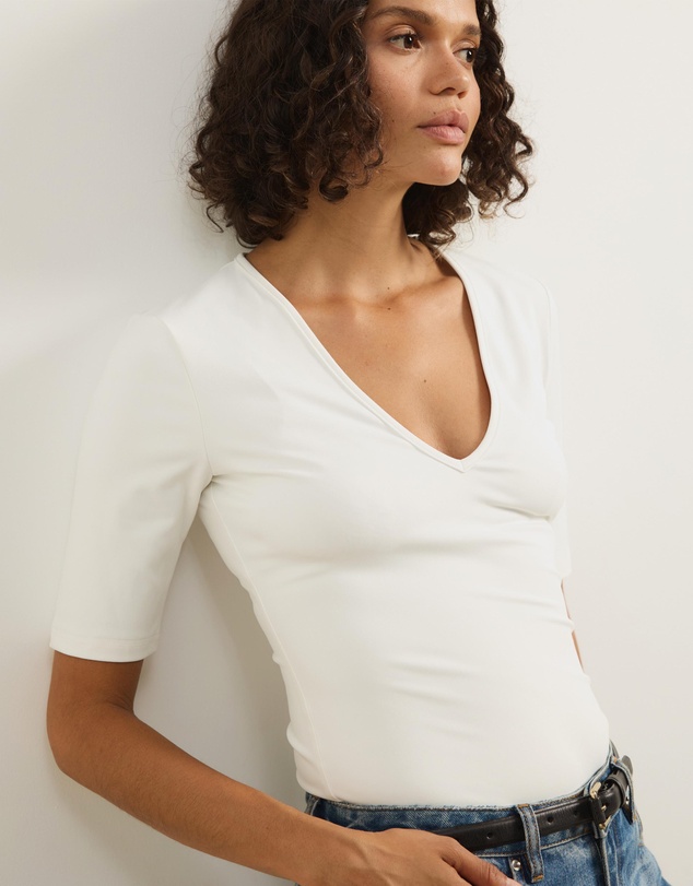 Atmos&Here - Deep V-Neck T-Shirt