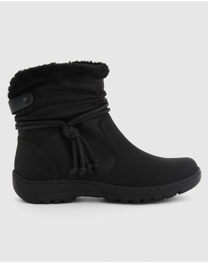 BLACK BLACK