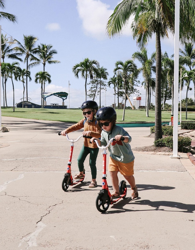 Micro Scooters - Micro Cruiser - 2 wheel folding kids Scooter
