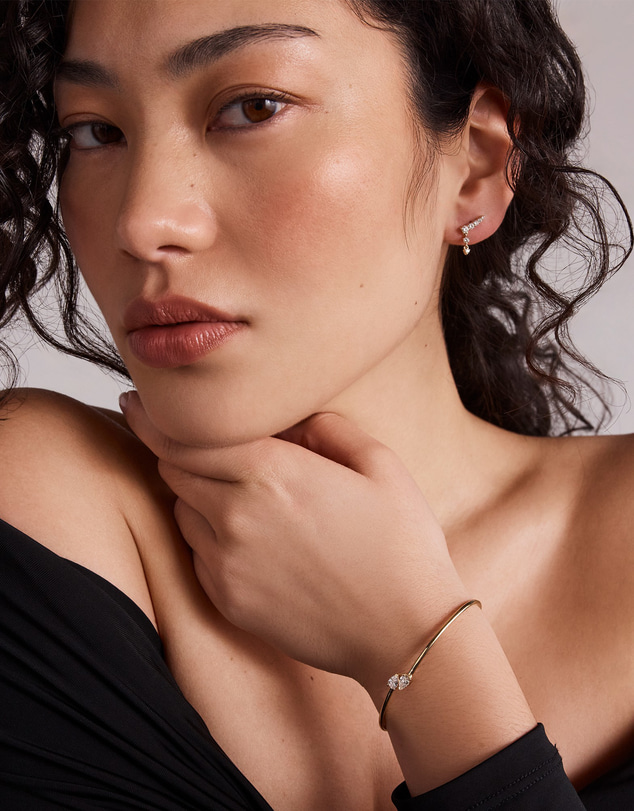 Michael Hill - 0.60 Carat TW of Laboratory-Grown Pear Cut Diamond Torque Bangle in 10kt Yellow Gold