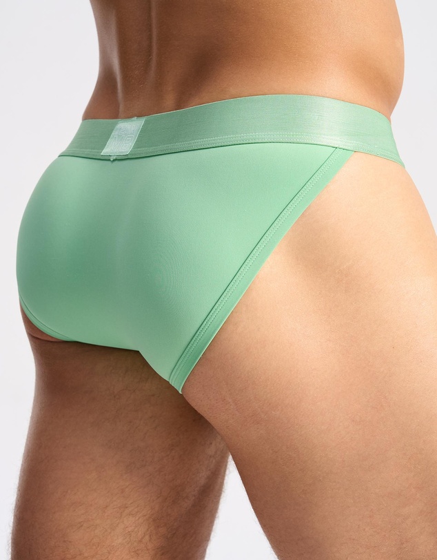 TEAMM8 - Spartacus Sports Brief