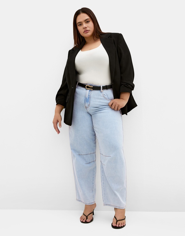 City Chic - Plus size Harley Fit Jas Barrel Leg Ankle Grazer Jean - light wash
