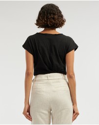 Amelius - Sadie V Neck Tee