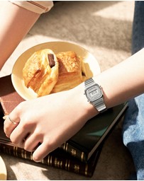Casio - LA670WA-7D