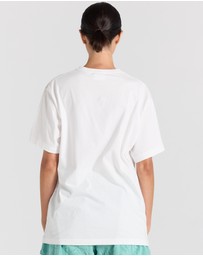 Poolside Paradiso - Waikiki Tee - White