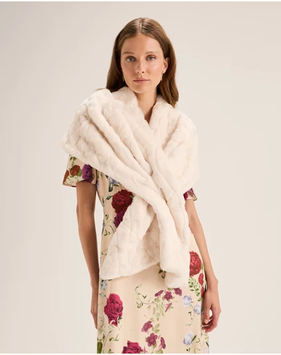 Review - Sovereign Faux Fur Stole