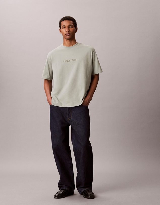 Calvin Klein - Standard Logo Relaxed Tee