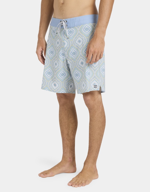 Billabong - Mens Good Times Pro Performance 17.5