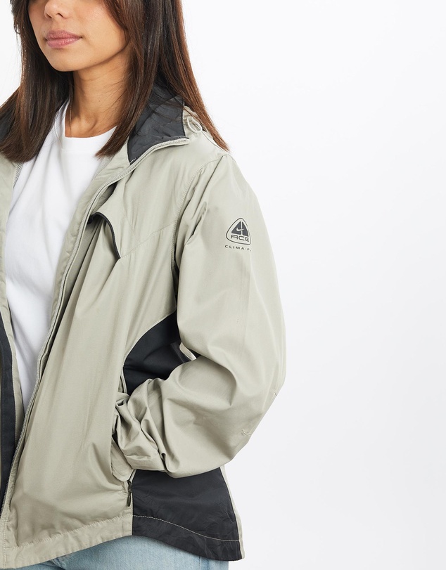 Vintage by The Real Deal - Pre Loved - Vintage Nike ACG Windbreaker Jacket