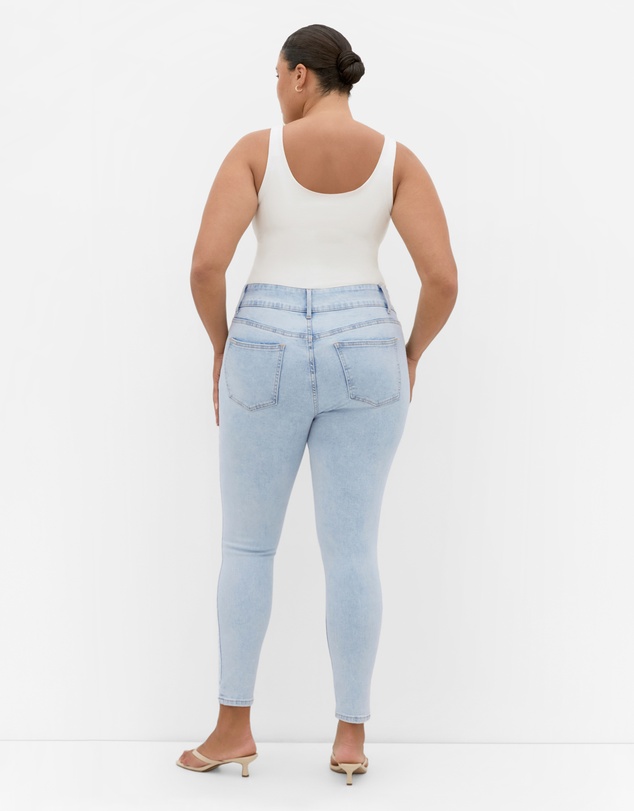 City Chic - Plus size Asha Fit Clara Skinny Leg Jean - ice blue wash