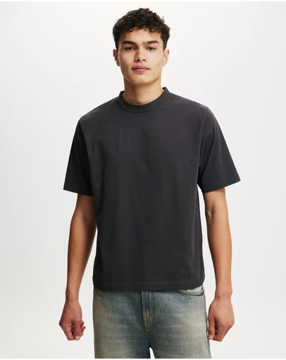 Cotton On - Cropped Fit T-Shirt