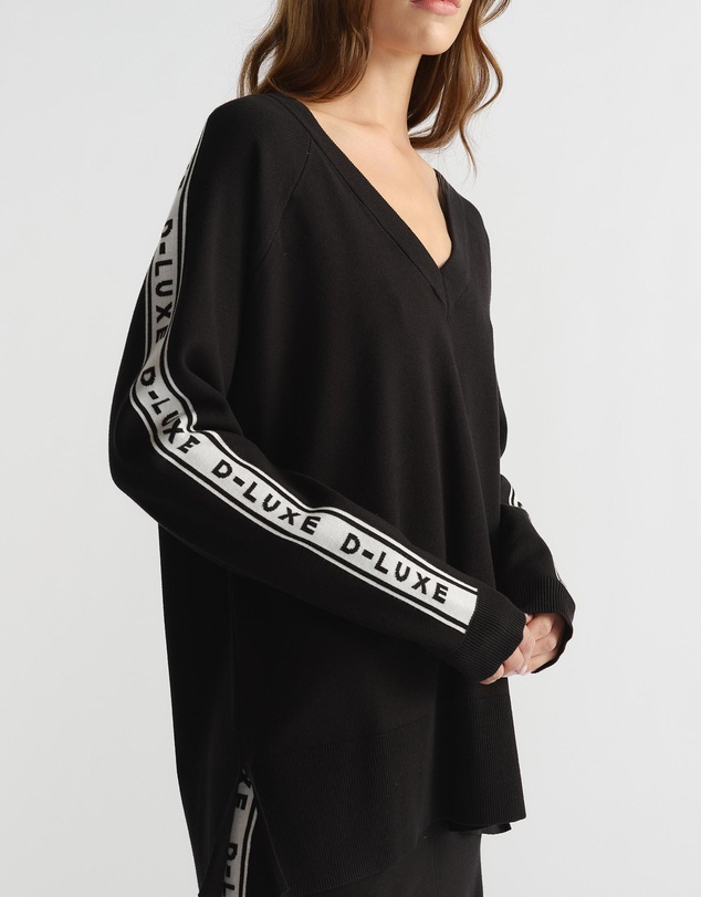 Decjuba - D-Luxe Logo Panel Knit Top