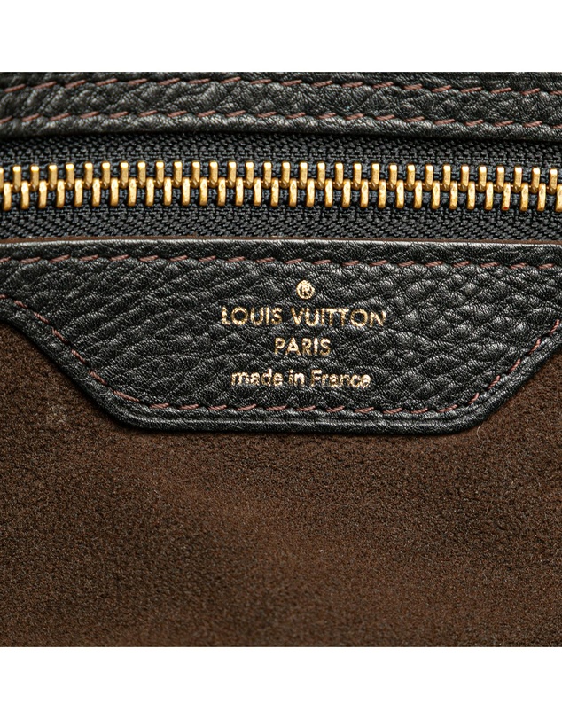 Pre-Loved by Azura Reborn - Pre-Loved louis vuitton Carryall Bag with Interior Pockets & Shoulder Strap for Everyday Use