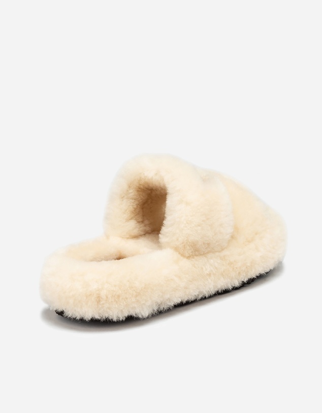 Ozwear Connection Uggs - Ugg Signature Shearling Slippers