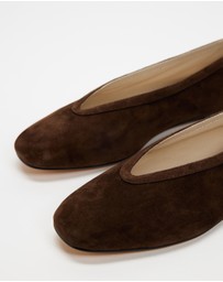 AERE - Tori Suede Ballet Flats