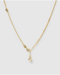 Izoa - Delicate Freshwater Pearl Necklace