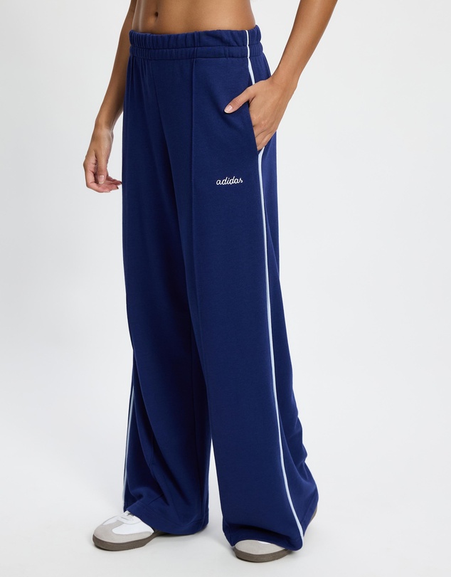 adidas Sportswear - Seasonal Essentials Colorpop Pants With Embroidered Graphic