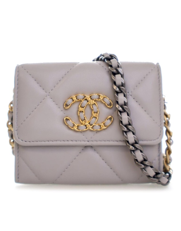 Pre-Loved by Azura Reborn - Pre-Loved Quilted Lambskin 19 Flap Coin Purse With Chain