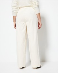 Commonry - Madelyn Pant