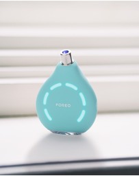 FOREO - KIWI™ - Blackhead remover pore vacuum and blue LED device