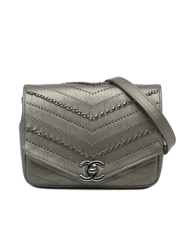 Pre-Loved by Azura Reborn - Pre-Loved chanel Chanel 19 Crossbody Bag Grey Leather