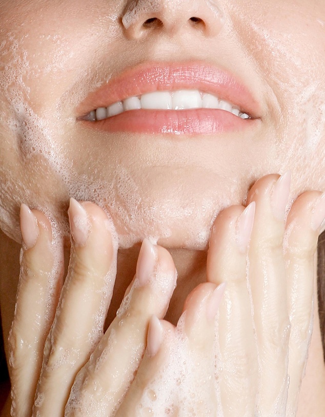 KORA Organics - Turmeric Glow Foaming Cleanser