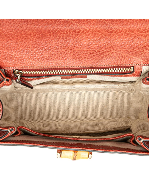 Pre-Loved by Azura Reborn - Pre-Loved gucci Elegant Crafted Leather Top Handle Bag with Tassels