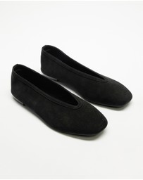 AERE - Tori Suede Ballet Flats