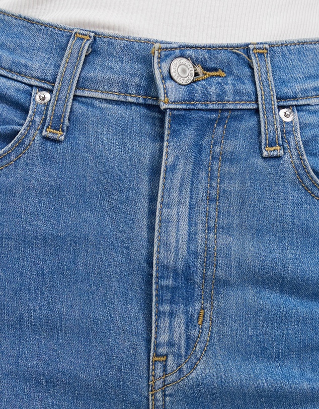 Levi's - High Waisted Mom Jeans