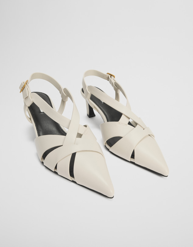 Country Road - Mila Heel