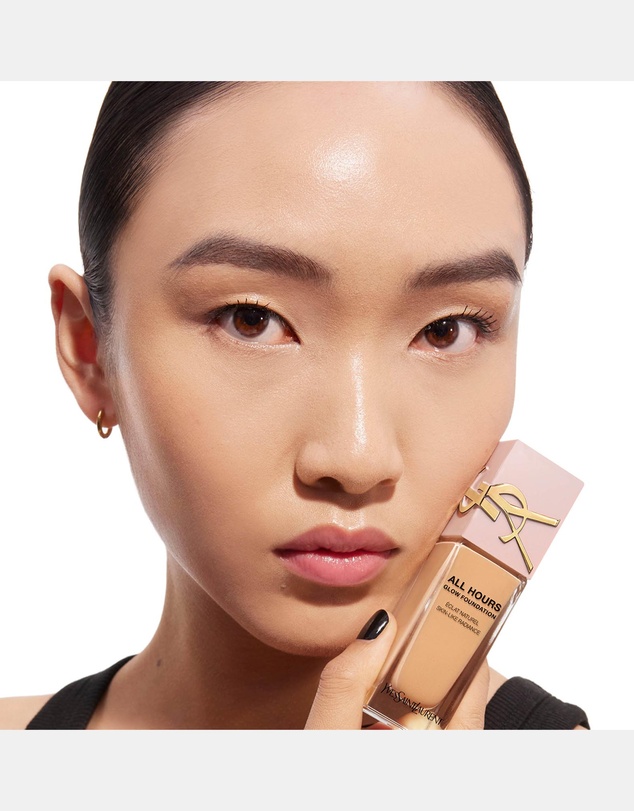 Yves Saint Laurent - All Hours Glow Foundation LW8