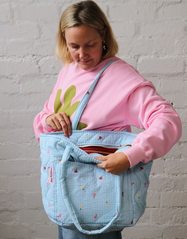 Mosey Me - Forget Me Not Quilted Bag in Sky
