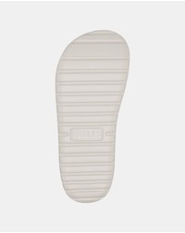 GUESS - Magaria Slides
