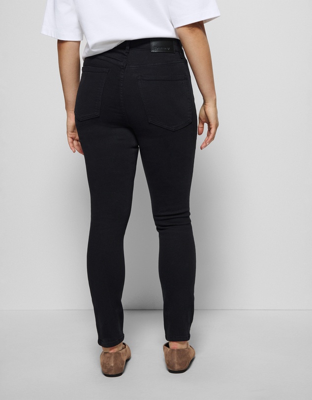 Commonry - Skinny Leg Jean