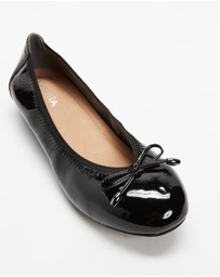 Mia Vita - Sophie Flat - Black Patent