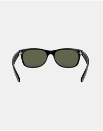 Ray-Ban - New Wayfarer Classic Polarised RB2132
