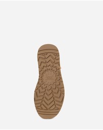 Ozwear Connection Uggs - Ugg Classic Platform Ultra Mini Boots (Water Resistant)