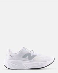 New Balance - FuelCell Rebel v5 (Standard Fit) - Women's