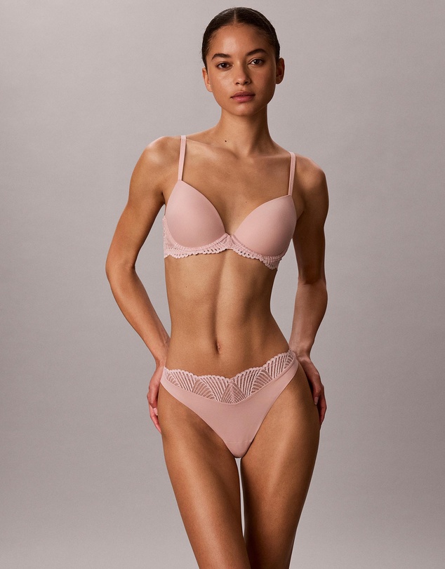 Calvin Klein - Perfectly Fit Lace Lift Demi Bra