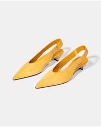 DoF Studios - Tory Heels