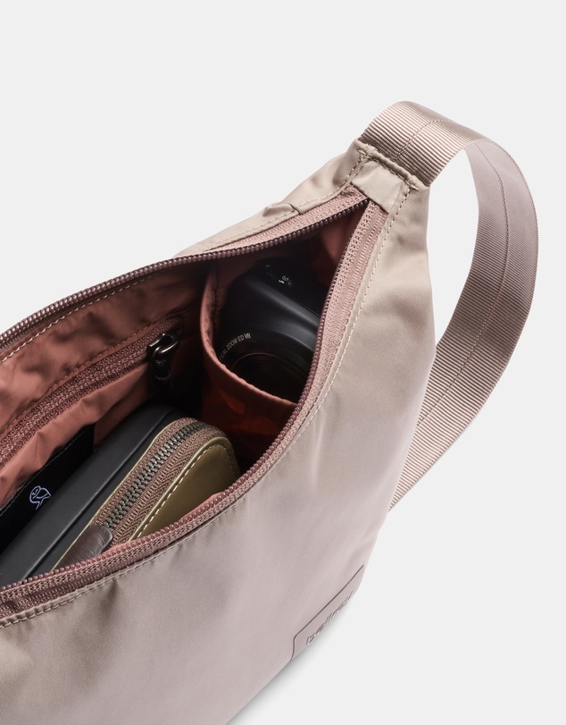 Bellroy - Laneway Crescent Bag 2.5L