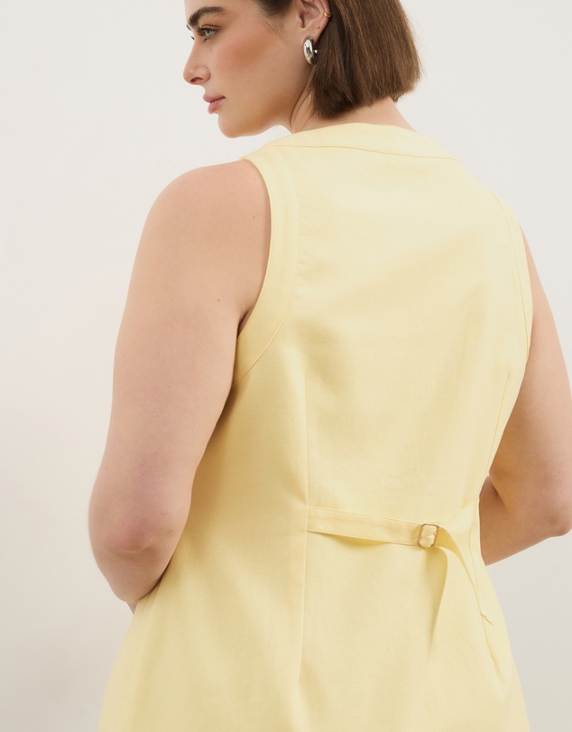 Atmos&Here Curvy - Maura V-Neck Longline Linen Blend Vest