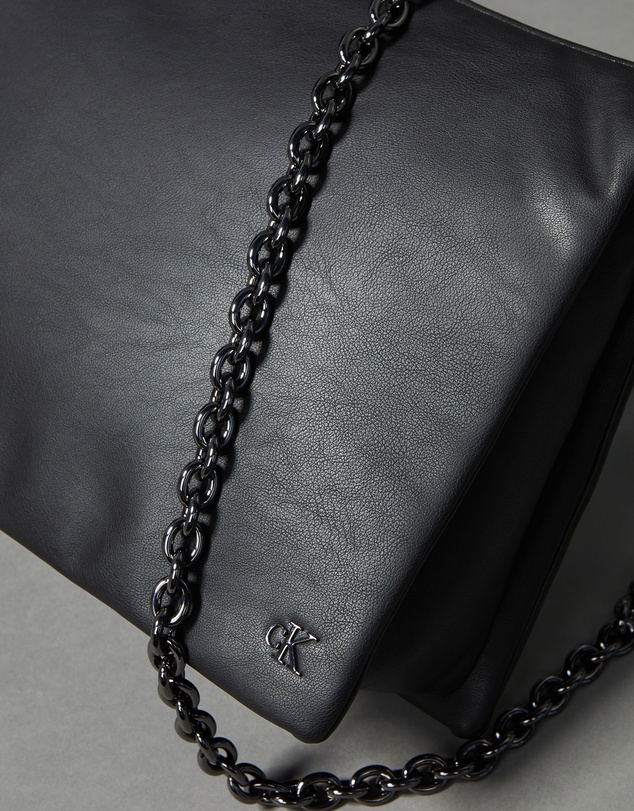 Calvin Klein - Logo Chain Shoulder Bag