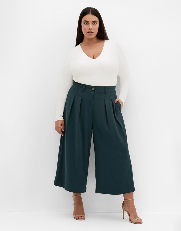 City Chic - Plus size Abbie Crop Pant - deep emerald
