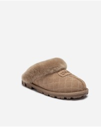 Ozwear Connection Uggs - Ugg Coquette Matelasse Emb Logo Slipper( Detachable Feature)